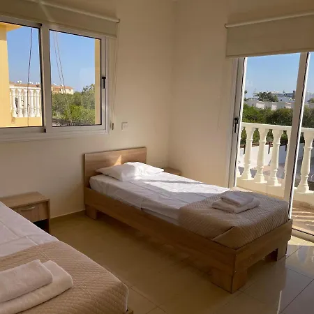 Nissi Golden Beach * Ayia Napa